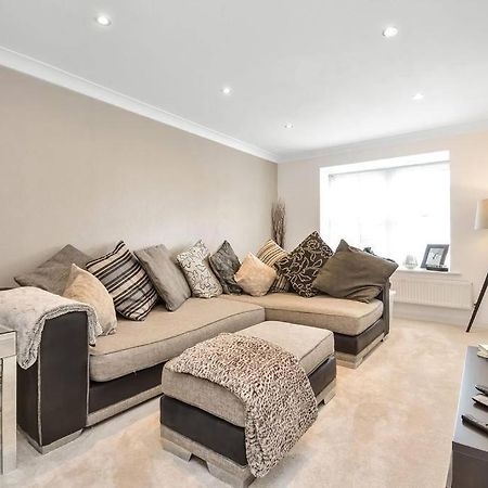 Home In Southsea With Hot Tub, Close To The Sea 포츠머스 외부 사진